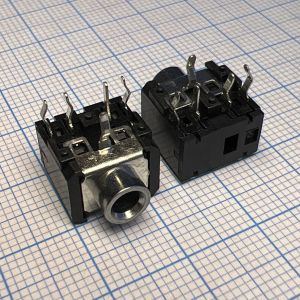 Гнездо 3.5стерео на плату CKX3-3.5-03 107302 -