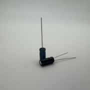 Конденсатор электролитический 105*C 10- 16V 5*11 TKR Jamicon