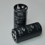 Конденсатор электролитический 85*C 820-200V 22*45мм HJ mini Samwha